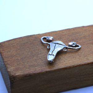 Útero. Broche