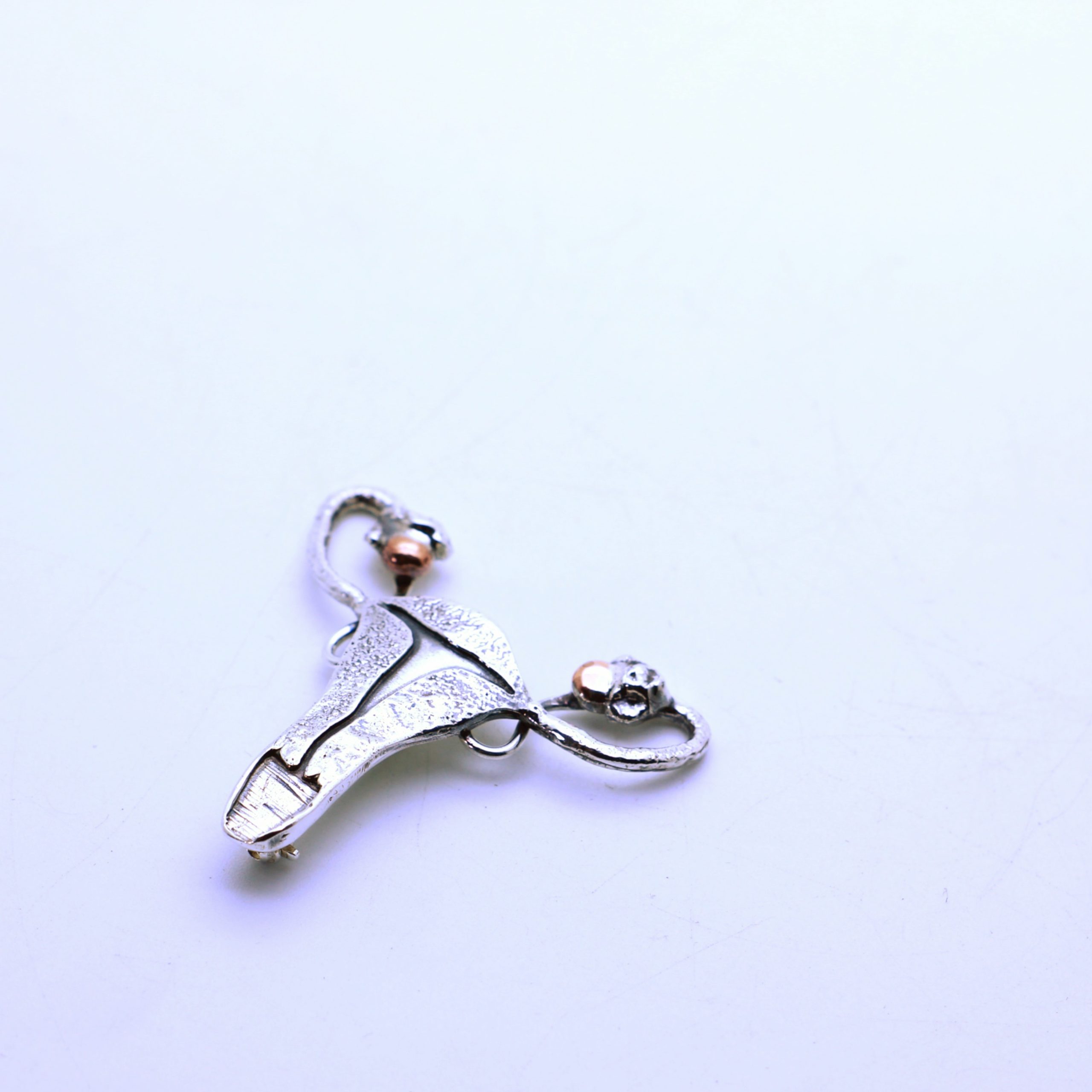 Útero. Broche - Imagen 2